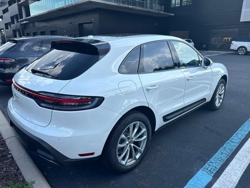 Certified 2026 Porsche Macan AWD/4WD image 3