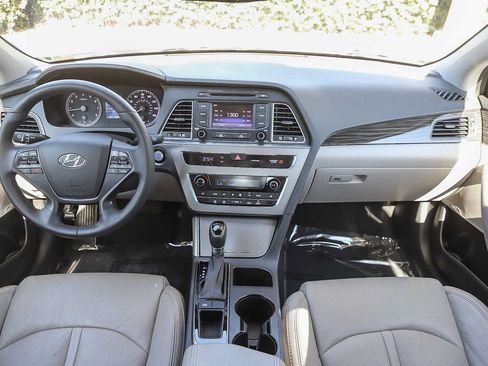 Used 2015 Hyundai Sonata Limited FWD image 13