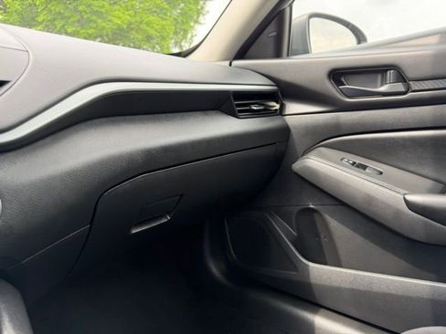 Used 2024 Nissan Altima 2.5 S FWD image 23
