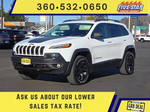 Used 2018 Jeep Cherokee Trailhawk AWD/4WD image 1