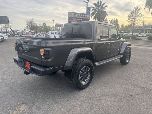 Used 2020 Jeep Gladiator Overland AWD/4WD image 8