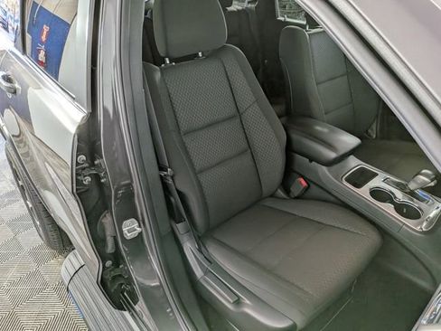 Used 2020 Jeep Grand Cherokee Laredo w/ Security & Convenience Group image 28