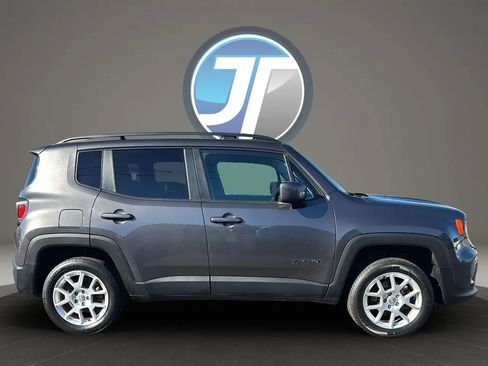 Used 2019 Jeep Renegade Latitude AWD/4WD image 14