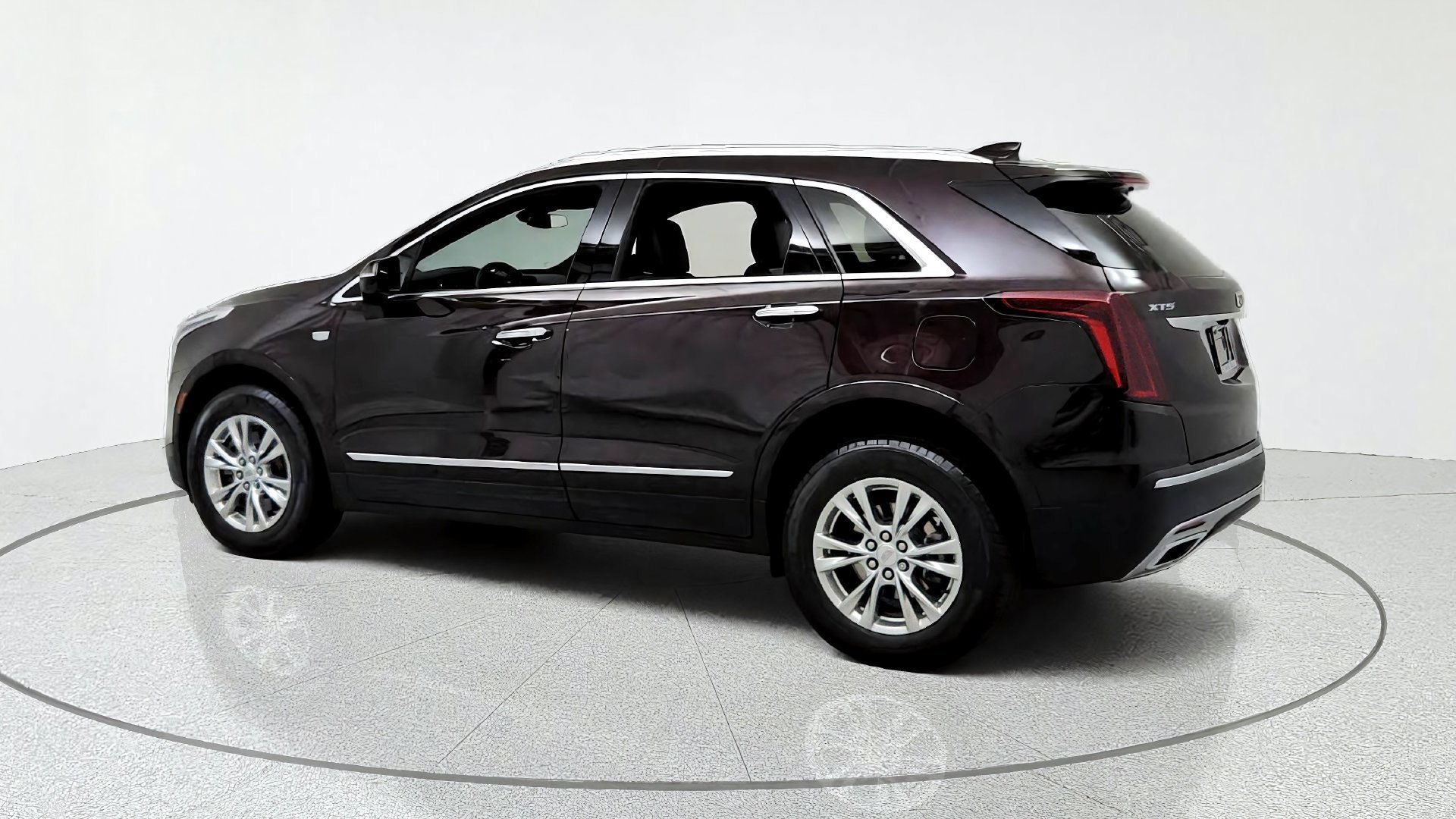 Used 2020 Cadillac XT5 Premium Luxury w/ LPO, Floor Liner Package FWD image 3