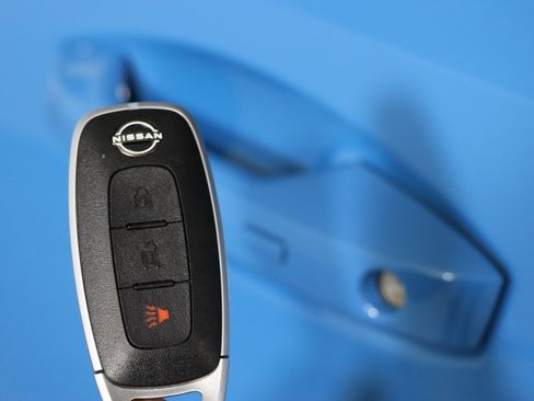 Used 2025 Nissan Kicks SR image 39