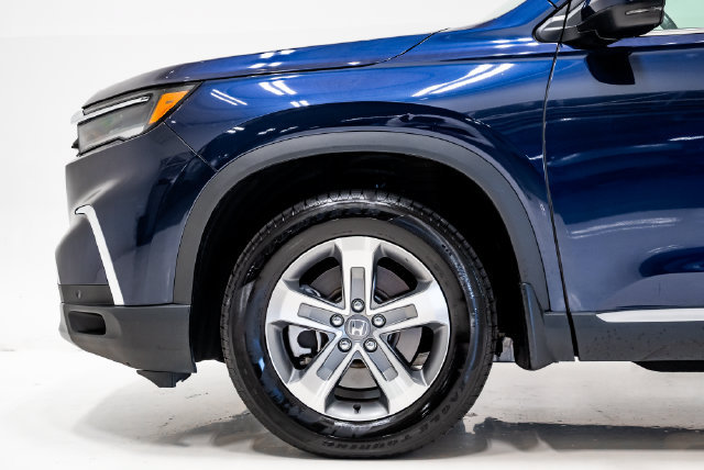 Used 2025 Honda Pilot EX-L image 33
