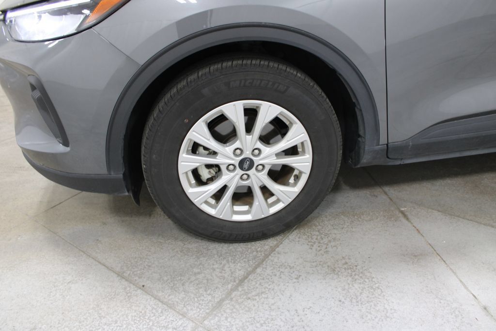 Used 2025 Ford Escape Active FWD image 14
