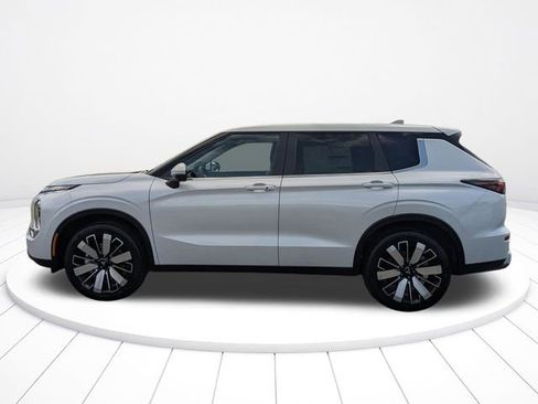 New 2026 Mitsubishi Outlander SE FWD image 6