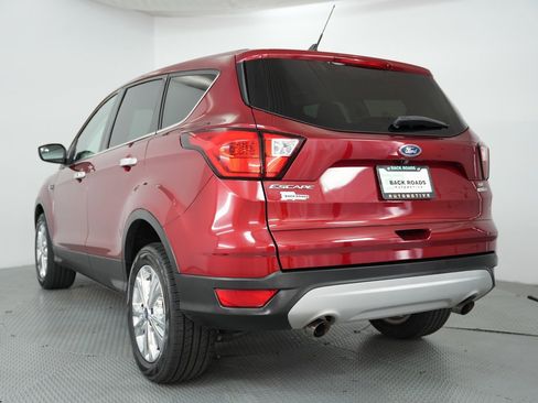 Used 2019 Ford Escape SE image 7