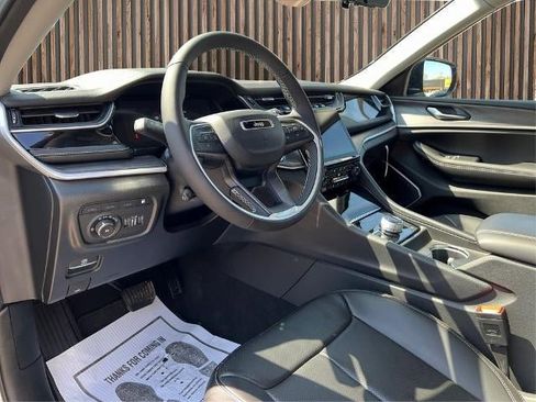 New 2024 Jeep Grand Cherokee Limited 4xe w/ Luxury Tech Group II image 9