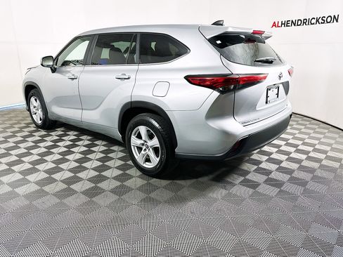 Used 2023 Toyota Highlander L image 5