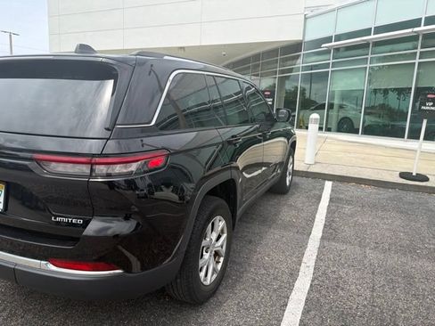 Used 2022 Jeep Grand Cherokee Limited AWD/4WD image 18