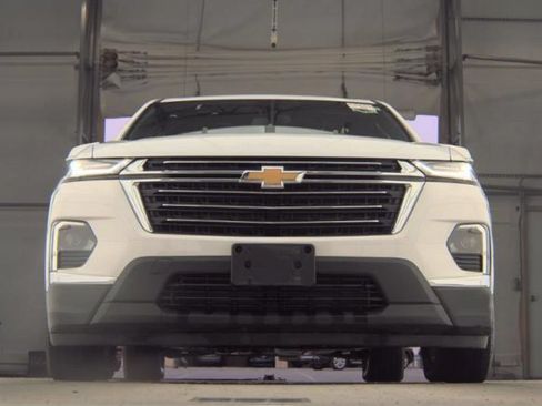 Used 2023 Chevrolet Traverse LT AWD/4WD image 3