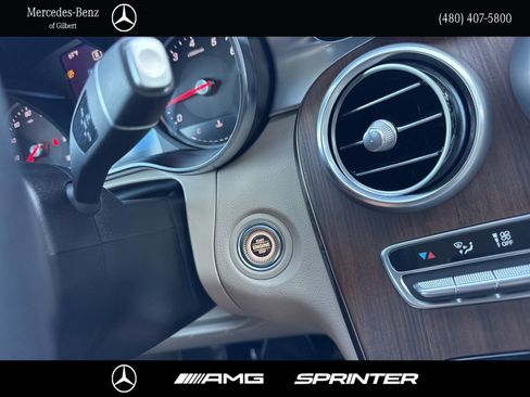 Used 2021 Mercedes-Benz GLC 300 image 27