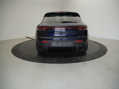 Certified 2023 Porsche Macan AWD/4WD image 6
