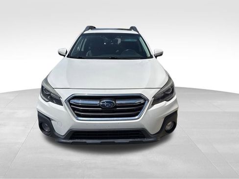 Used 2018 Subaru Outback 3.6R Limited AWD/4WD image 2