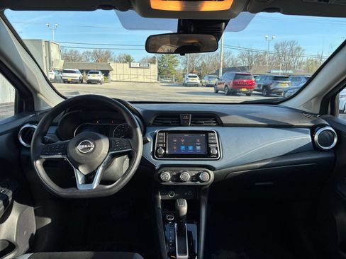 Used 2025 Nissan Versa SV FWD image 31