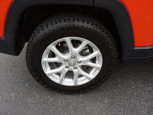 Used 2018 Jeep Compass Sport AWD/4WD image 36