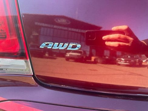 Used 2019 Chrysler 300 S AWD/4WD image 10