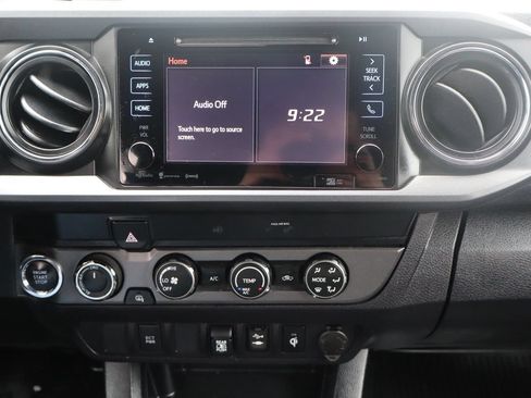 Used 2019 Toyota Tacoma TRD Off-Road AWD/4WD image 36