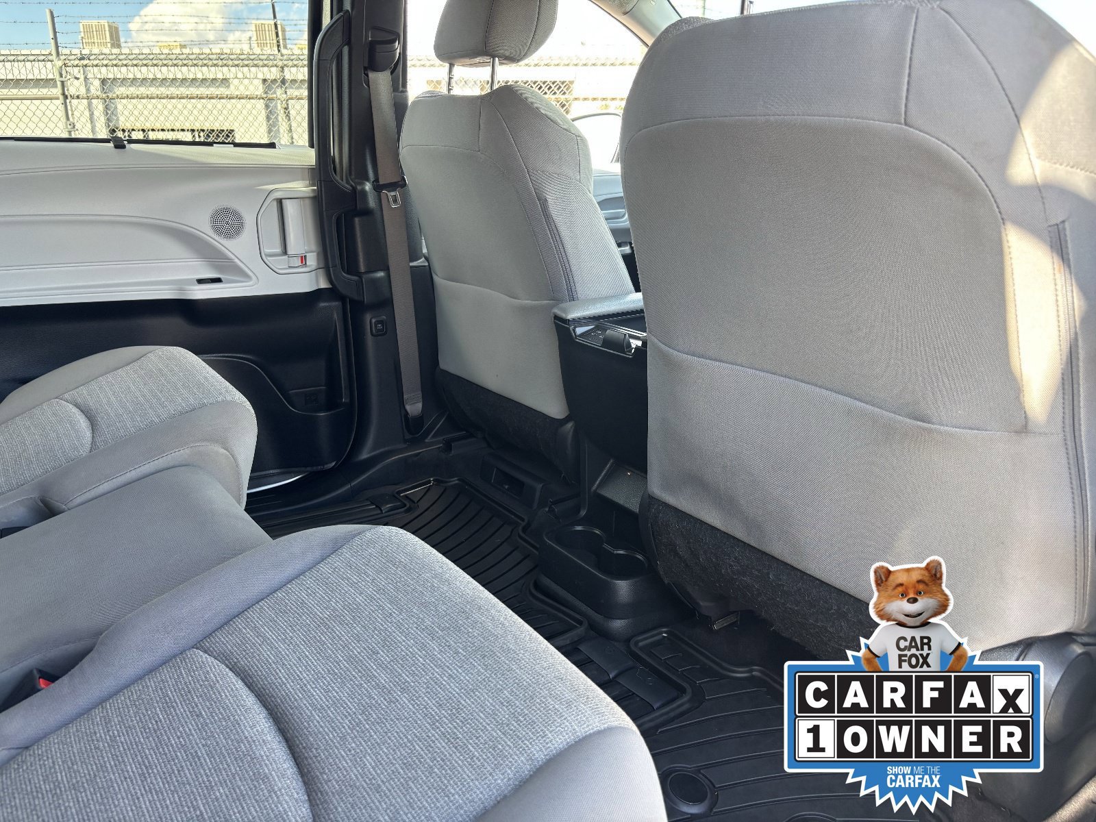 Used 2025 Toyota Sienna LE AWD/4WD image 14