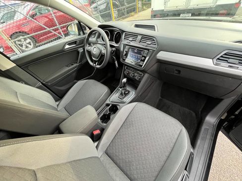 Used 2020 Volkswagen Tiguan S image 12
