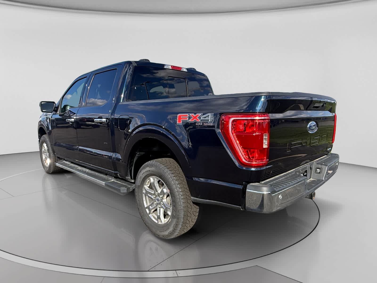 Used 2022 Ford F150 XLT w/ Equipment Group 302A High AWD/4WD image 9
