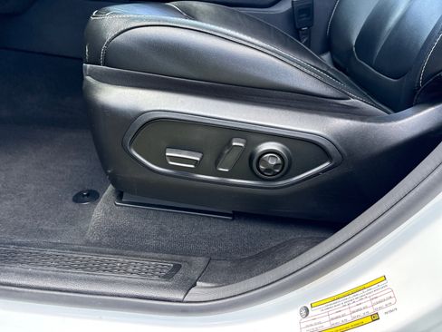 Used 2023 Jeep Grand Cherokee L Limited image 18