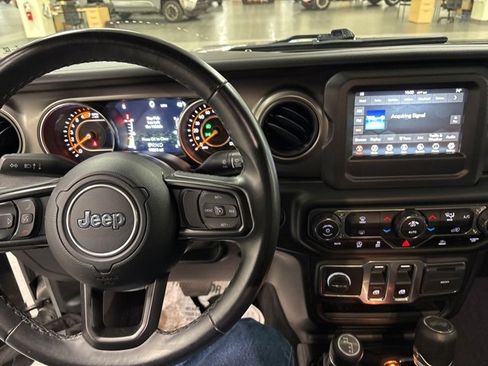 Used 2021 Jeep Wrangler Sport S image 14