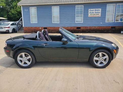 Used 2007 MAZDA MX-5 Miata Sport w/ Convenience Pkg RWD image 4