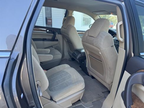 Used 2011 Buick Enclave CX image 14