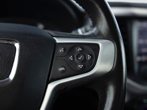 Used 2022 GMC Acadia SLT w/ Elevation Edition image 7