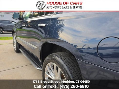 Used 2019 Cadillac Escalade Luxury AWD/4WD image 17