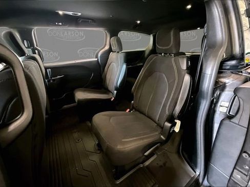 Used 2020 Chrysler Pacifica Touring w/ S Appearance Package image 14