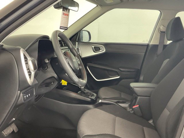 Used 2025 Kia Soul LX w/ LX Technology Package FWD image 10