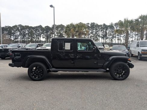 Used 2023 Jeep Gladiator Overland image 3