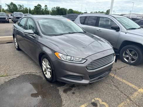 Used 2014 Ford Fusion SE FWD image 5