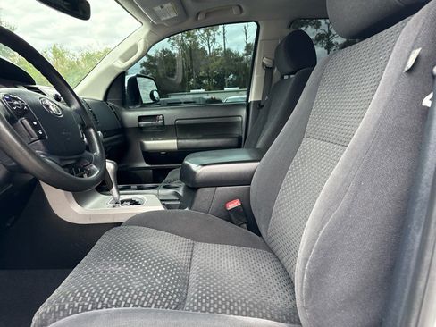 Used 2013 Toyota Tundra 4x4 CrewMax image 8