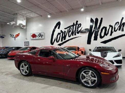 Used 2007 Chevrolet Corvette Coupe w/ Preferred Equipment Group RWD image 25