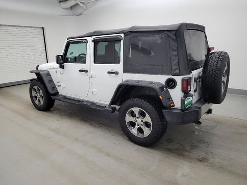 Used 2016 Jeep Wrangler Unlimited Sahara w/ Connectivity Group image 3