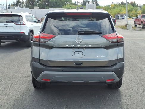 Used 2023 Nissan Rogue SV image 6