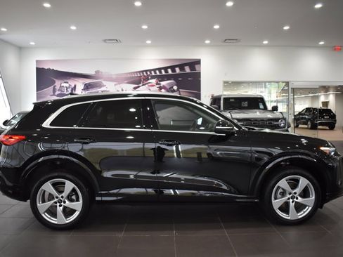 Used 2025 Audi Q5 Premium Plus w/ Premium Plus AWD/4WD image 8