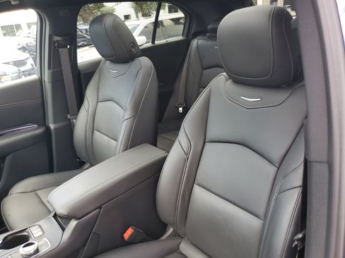 Certified 2023 Cadillac XT4 Luxury w/ Cold Weather Package FWD image 21