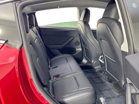 Used 2024 Tesla Model Y Performance image 41