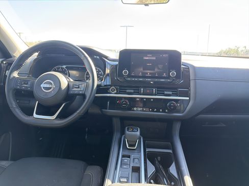 Used 2022 Nissan Pathfinder SV image 28