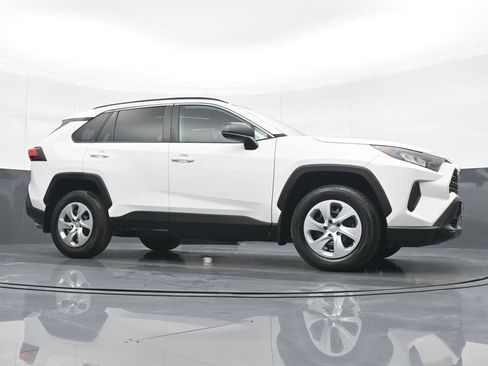 Used 2020 Toyota RAV4 LE image 23