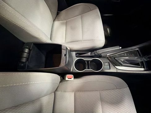 Used 2016 Toyota Corolla LE FWD image 28