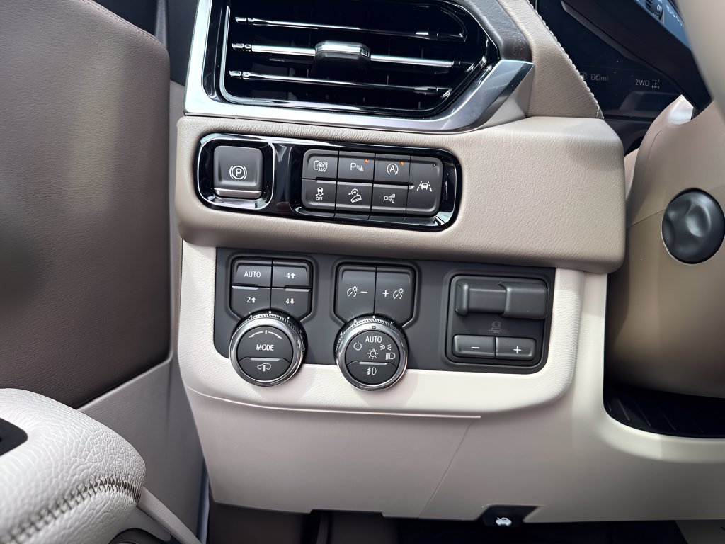New 2026 GMC Yukon Denali w/ Denali Reserve Package AWD/4WD image 18