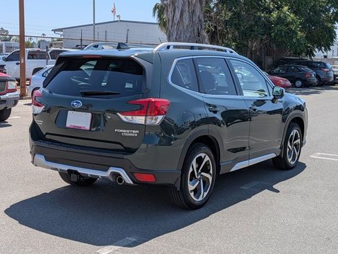 Used 2023 Subaru Forester Touring AWD/4WD image 5