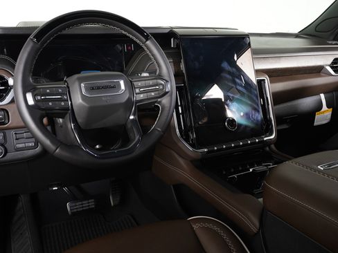 Used 2026 GMC Yukon Denali Ultimate AWD/4WD image 17